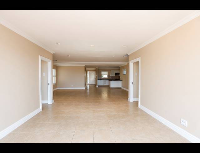 3 BEDROOM APARTMENT FOR SALE IN LA LUCIA